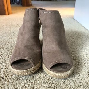 Tan Wedges from Universal Thread LIKE NEW